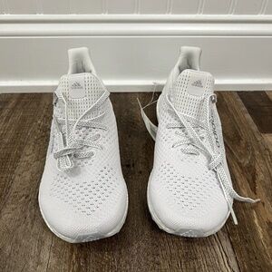 NWT adidas Ultraboost Size 7.5 Men's (8.5 Women's) Running Shoes White H05023